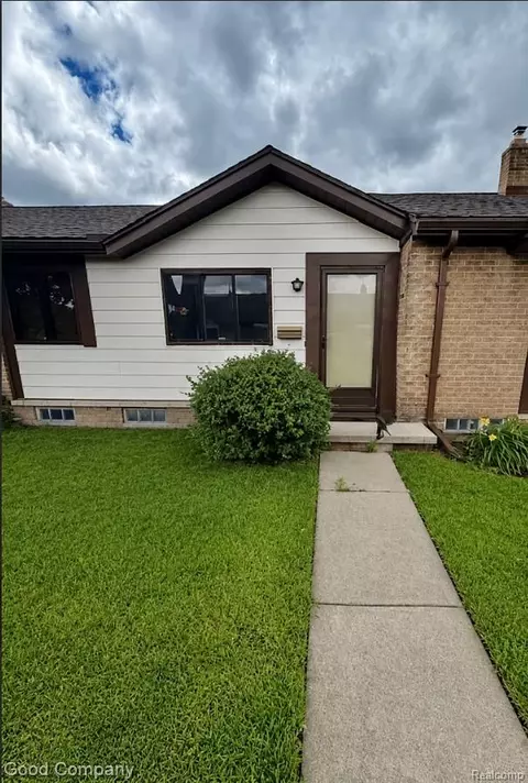 8401 18 Mile Rd #238, Sterling Heights, MI 48313