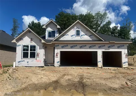 7832 Trailside Ct, West Bloomfield, MI 48323