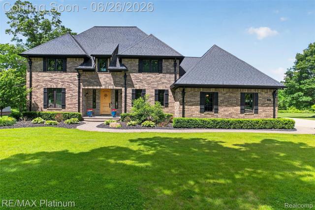201 Mystic Meadows Ct, Howell, MI 48843