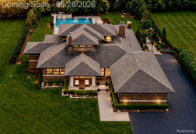 30442 S Greenbriar Rd, Franklin, MI 48025