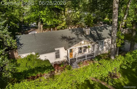 1665 Rosedale St, West Bloomfield, MI 48324