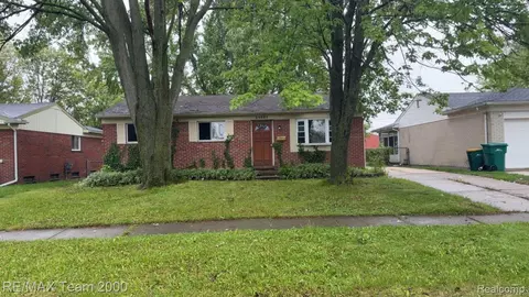 34881 Lynn Dr, Romulus, MI 48174