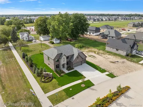 View/Area - 49001 Wingfield Dr, Macomb, MI 48044 photo 3 of 8