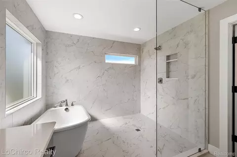 Bath - 49001 Wingfield Dr, Macomb, MI 48044 photo 5 of 16