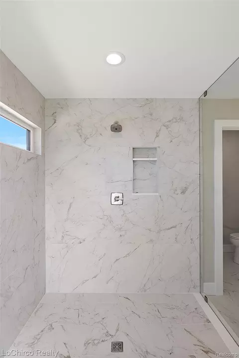 Bath - 49001 Wingfield Dr, Macomb, MI 48044 photo 10 of 16