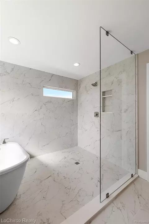 Bath - 49001 Wingfield Dr, Macomb, MI 48044 photo 6 of 16