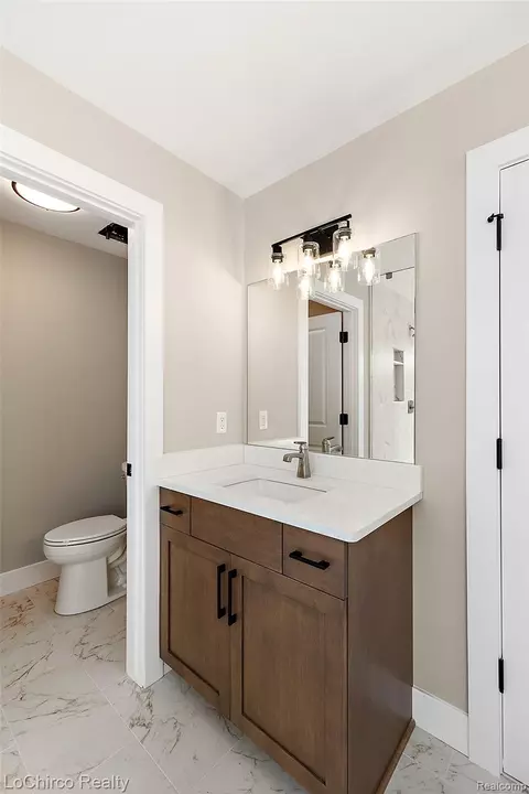 Bath - 49001 Wingfield Dr, Macomb, MI 48044 photo 8 of 16