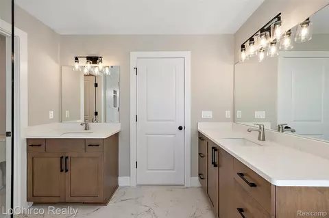 Bath - 49001 Wingfield Dr, Macomb, MI 48044 photo 9 of 16