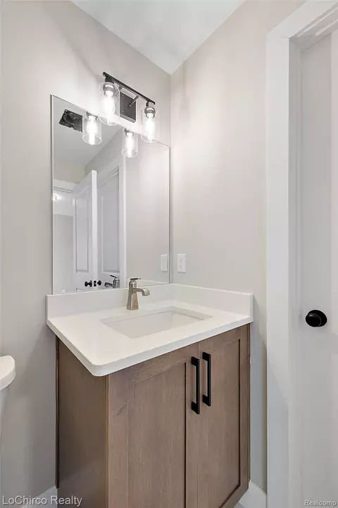 Bath - 49001 Wingfield Dr, Macomb, MI 48044 photo 12 of 16