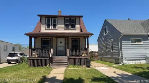 734 Cleophus Pkwy, Lincoln Park, MI 48146