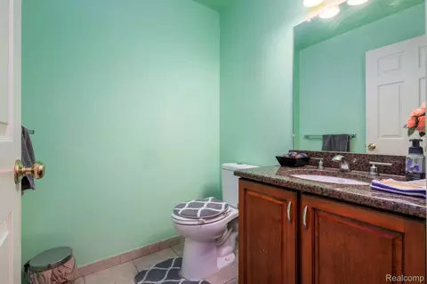 461 Tanner Dr, Troy, MI 48085 photo 17