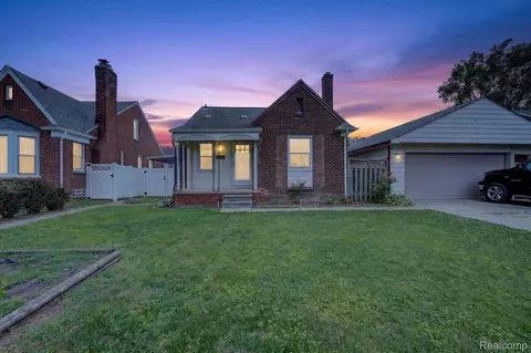 13121 Backus St, Southgate, MI 48195
