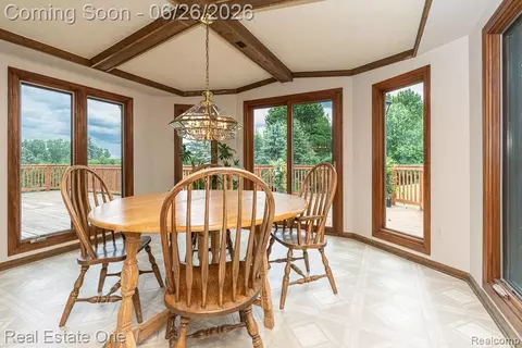 Dining - 2898 Eagle Dr, Rochester Hills, MI 48309 photo 4 of 5