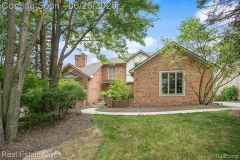 Other - 2898 Eagle Dr, Rochester Hills, MI 48309 photo 2 of 15