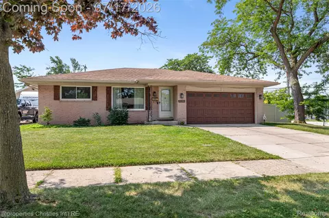 20200 Shores St, Saint Clair Shores, MI 48080