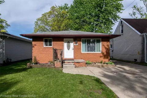 15714 Mcguire St, Taylor, MI 48180