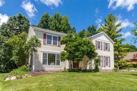 1880 Poppleton Dr, West Bloomfield, MI 48324
