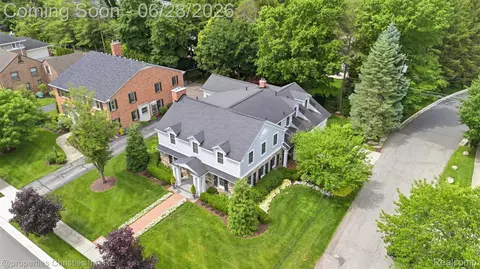 485 Westwood Dr, Bloomfield Hills, MI 48301