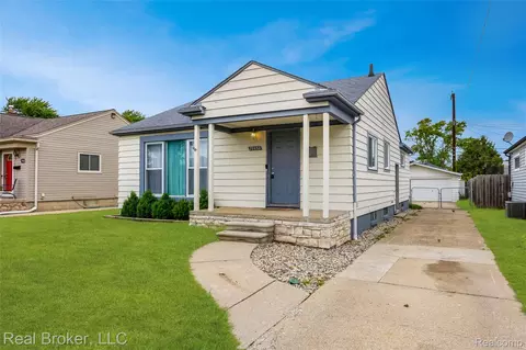 29454 Barton St, Garden City, MI 48135