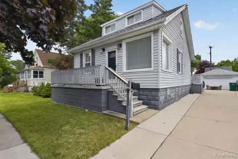 1871 7th St, Wyandotte, MI 48192