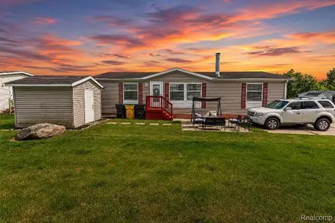 9544 Rhodes Ct, Northville, MI 48167