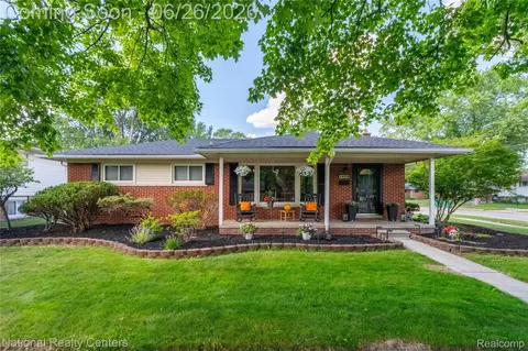 33112 Kirby St, Farmington, MI 48336
