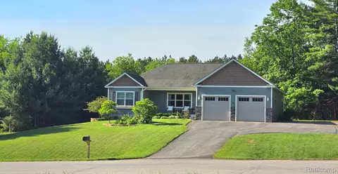 9865 Loons Call Dr, Traverse City, MI 49685
