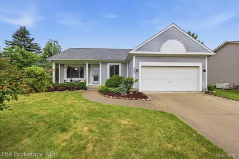 6060 Hearthside Pl, Grand Blanc, MI 48439