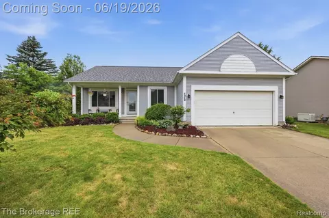 6060 Hearthside Pl, Grand Blanc, MI 48439