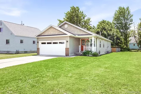 2504 John L St, Port Huron, MI 48060
