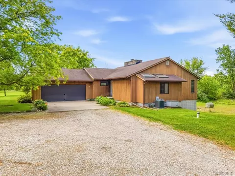 2422 Forrister Dr, Adrian, MI 49221