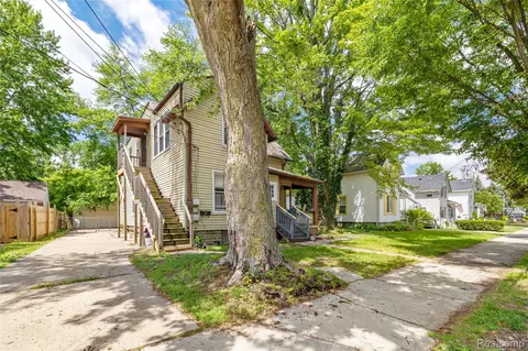 242 Crocker Blvd, Mount Clemens, MI 48043