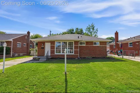 8585 Dixie Ln, Dearborn Heights, MI 48127