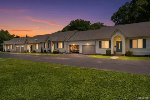 440 Robbe Ave, Belleville, MI 48111