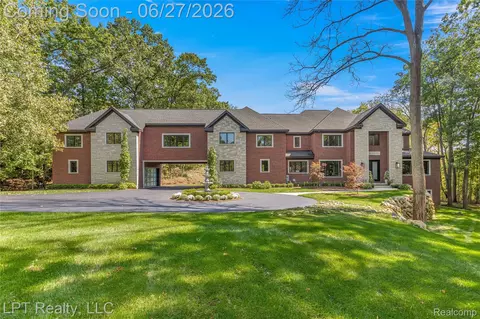 5029 Forest Valley Dr, Independence, MI 48348