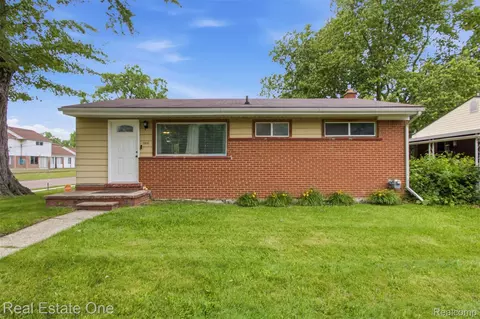 340 W Hopkins Ave, Pontiac, MI 48340