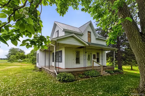 6007 Leix Rd, Fremont, MI 48744