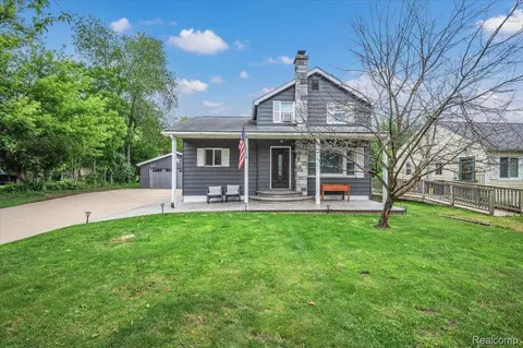 612 N Blacks Corners Rd, Imlay City, MI 48444