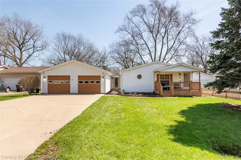 15088 Norway St, Monroe, MI 48161
