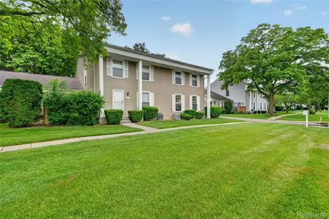 23435 Stonehenge Blvd, Novi, MI 48375