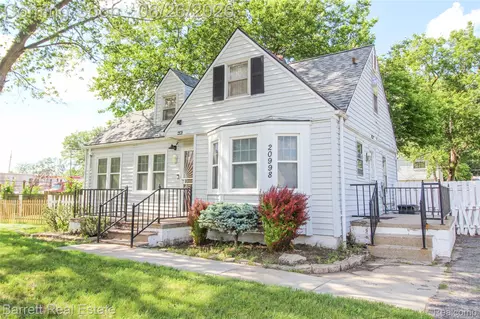 20998 Westhaven Ave, Southfield, MI 48075