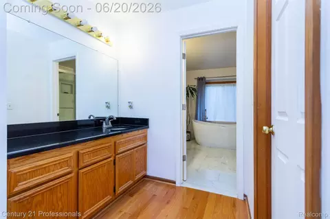 Bath - 6241 Smithfield Dr, Troy, MI 48085 photo 1 of 9