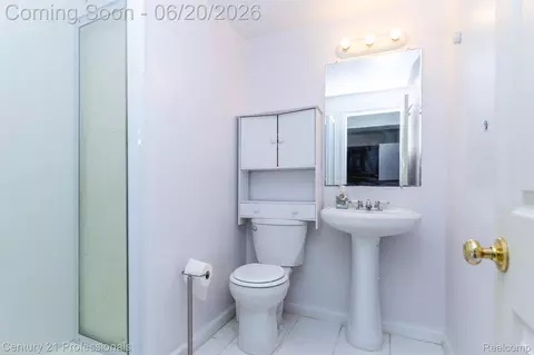 Bath - 6241 Smithfield Dr, Troy, MI 48085 photo 9 of 9