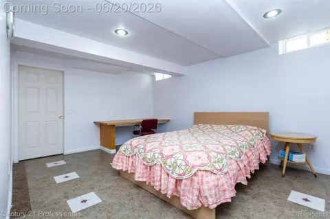 Bedroom - 6241 Smithfield Dr, Troy, MI 48085 photo 5 of 6
