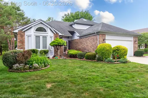 Exterior - 6241 Smithfield Dr, Troy, MI 48085 photo 2 of 4