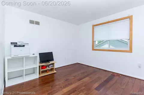 Bedroom - 6241 Smithfield Dr, Troy, MI 48085 photo 3 of 6