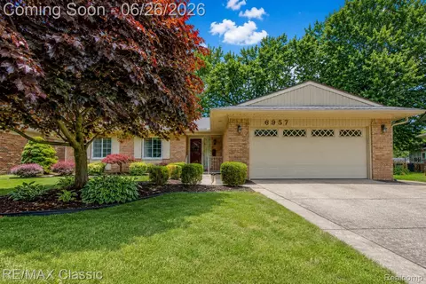 6957 Carriage Hills Dr, Canton, MI 48187