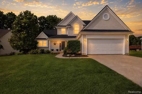 2067 Ashford Dr, Davison, MI 48423