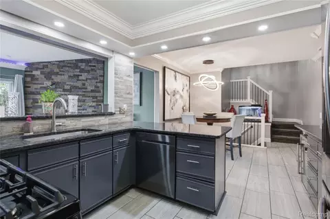 Kitchen - 14137 Cranbrook St, Riverview, MI 48193 photo 1 of 3