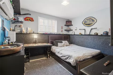 Bedroom - 14137 Cranbrook St, Riverview, MI 48193 photo 1 of 5